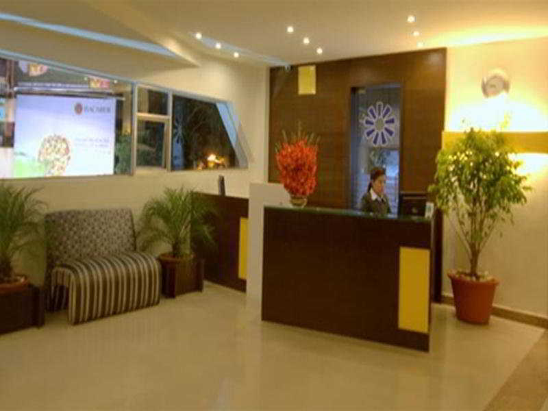 Treebo Trend Edge St Marks Road Bangalore Exterior foto