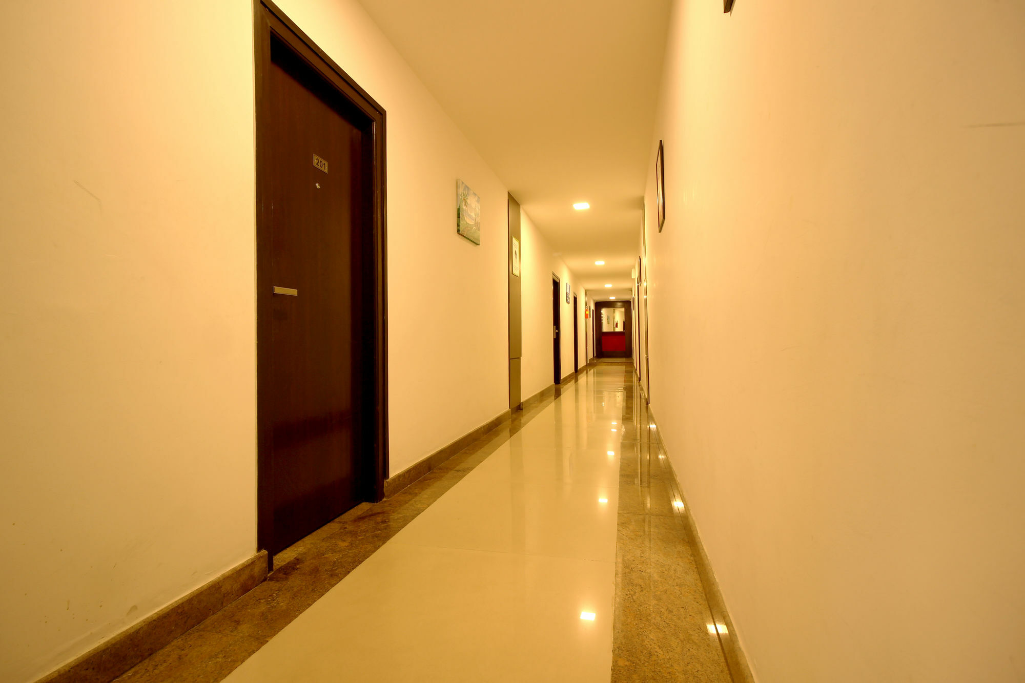 Treebo Trend Edge St Marks Road Bangalore Exterior foto